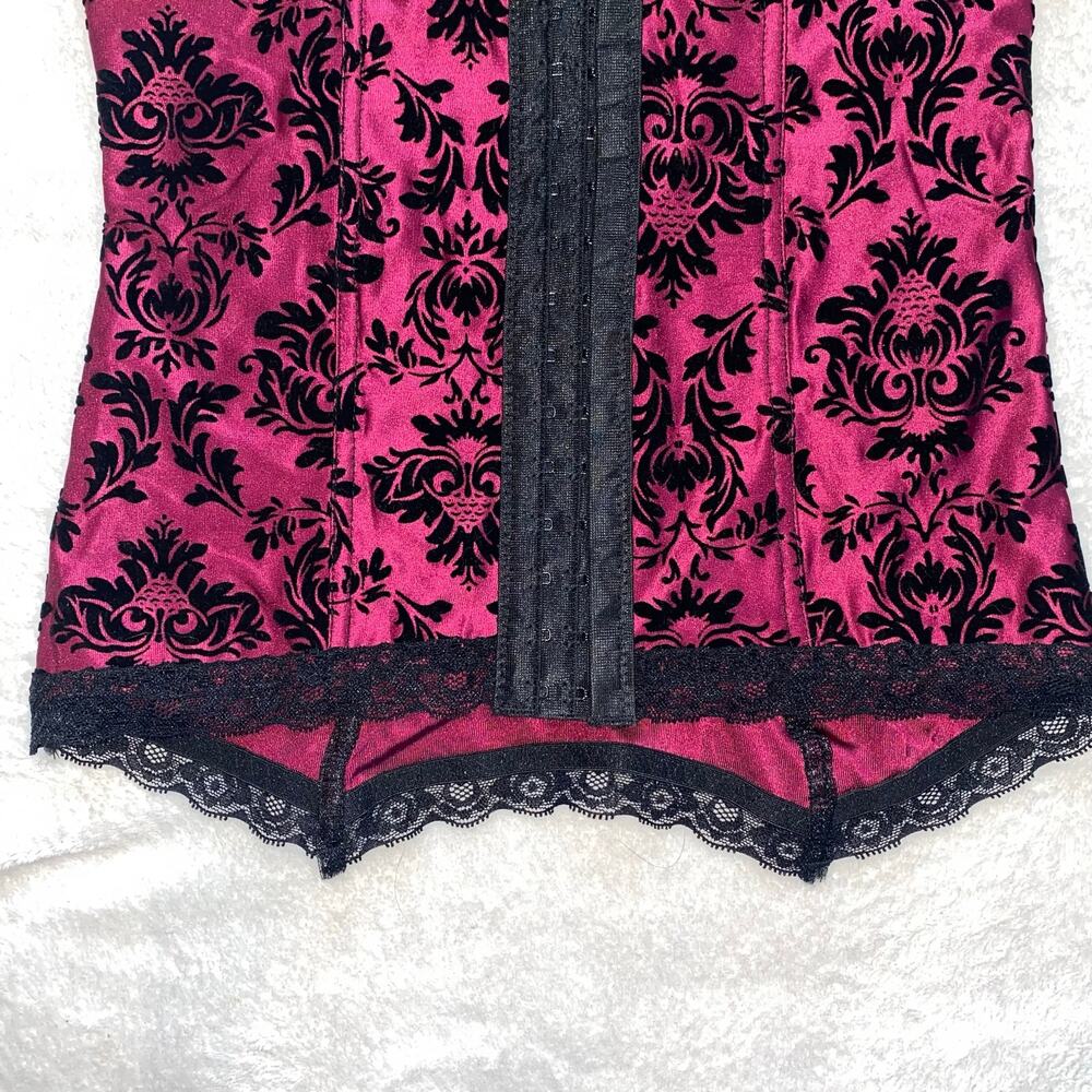 Spirit Halloween Corset Top, Medium, Adjustable Straps, Padded - Picture 7 of 9